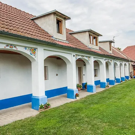 Malovany Dvorecek Dolní Dunajovice