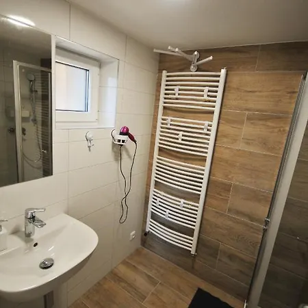 Malovany Dvorecek Apartmán Dolní Dunajovice